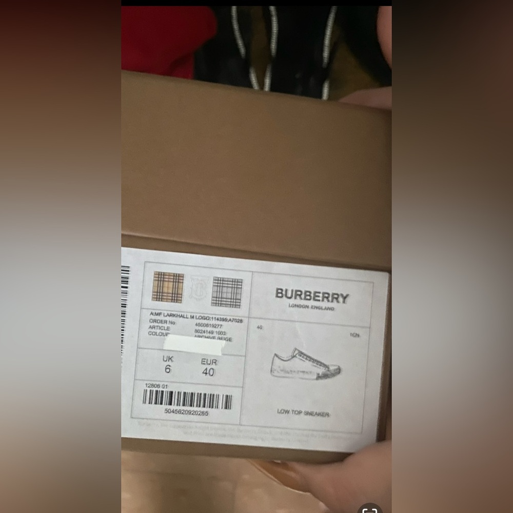 Burberry sneakers size 7 men n 9 women’s